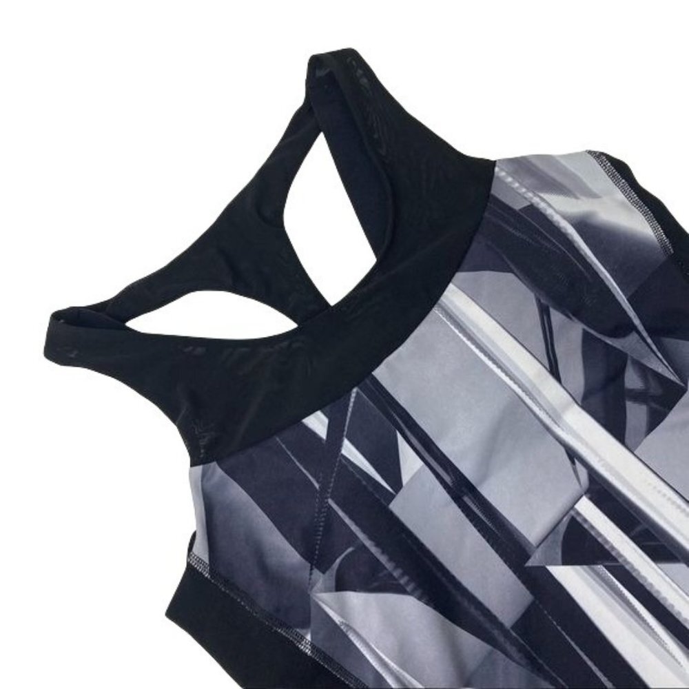 Alo Yoga black tank top and geometric design Woman